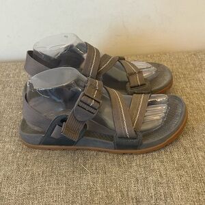 Chaco Men’s Low Down Gray Sandals Size 7